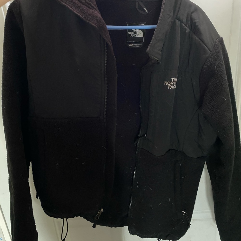 Woman’s north face coat